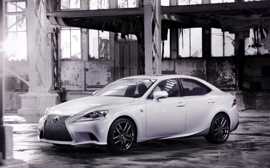  Lexus IS350 F-Sport 2013 года  (фото 4 из 19)